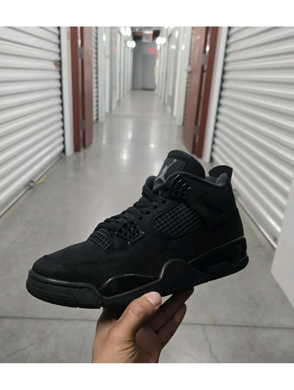 AIR JORDAN 4 RETRO BLACK CAT FV5029-010 SIZE 8.5